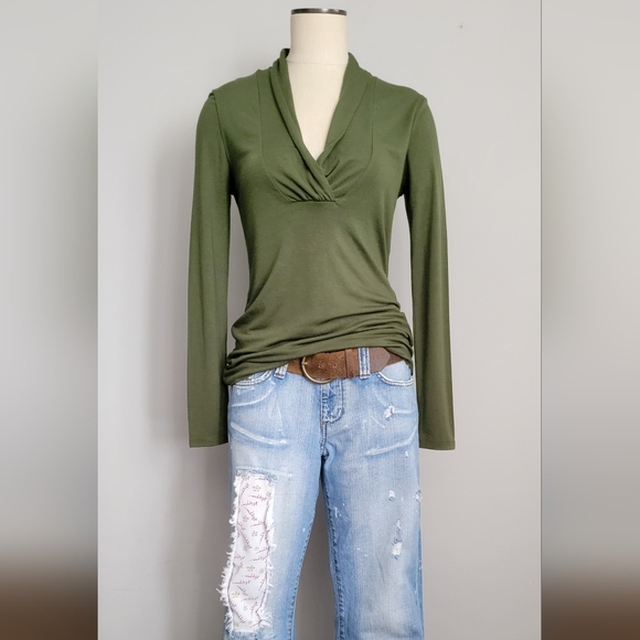 BCBG MaxAzria and Banana Republic Blouses. - Picture 11 of 16